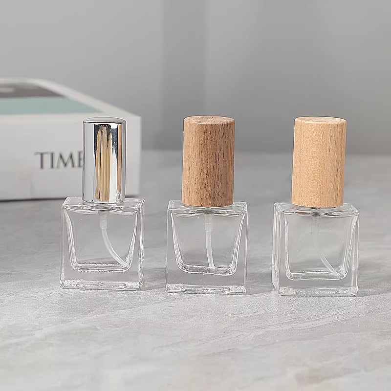 De alta gama exquisita 10ml cubierta de madera perfume sub-botella spray vidrio botella vacía muestra portátil botella de perfume de viaje
