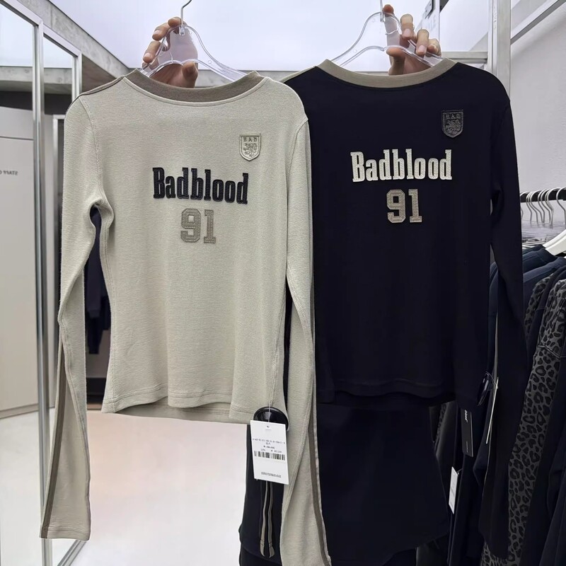 Badblood Bcac Series American-Style Spicy Retro Long-Sleeve T-Shirt for Women with Letter Embroidery, Round Neck, Niche Color-Blocking Trendy Design Badblood Bcac Series American-Style Spicy Retro Long-Sleeve T-Shirt for Women with Letter Embroidery, Round Neck, Niche Color-Blocking Trendy Design
