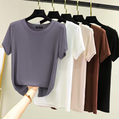 薄いシンプルなモーダルラウンドネック半袖tシャツ女性の夏の大きいサイズのインナーシャツに合わせて純色の上着を着ます。