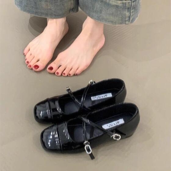 Skirt Red Belt Spring and Autumn Interior Height-raising New Girl's Patent Leather Single-layer Shoes 2025 Buckle Mary Jane Shoes Women's Cross