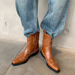 2025 Export Autumn and Winter New European and American Black and White Color Matching V-Mouth Embroidered Western Cowboy Boots Large Size Pointed Toe Mid-Calf Boots