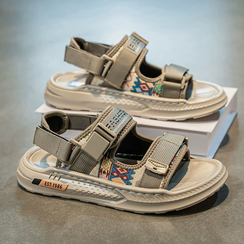 Сандалии для мужчин 2025 новый стиль летом носить противоскользящие и износостойкие молодые липучки на открытом воздухе Вьетнам пляжные сандалии