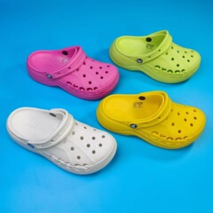 新しいスタイルの女性用下駄、見栄えの良い厚底ビーチサンダル、卸売、外国貿易、軽くて耐久性があります。
