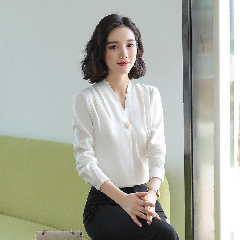 スーツの女性と春秋の職業ファッションの気質のホワイトカラーの正装のスーツの女性のスーツのホテルの作業服の小さい子供