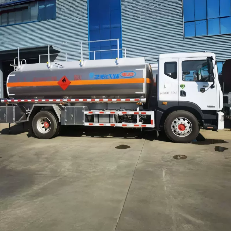 东风D9加油车 运油车 半挂车出口车 厂家直销供安装加油机流量