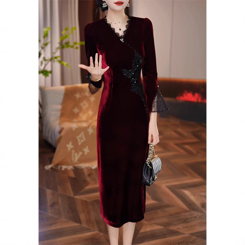 2025 Spring and Autumn New Style Elegant Lady Velvet Slim Dress with a Sense of Luxury, V-Neck Long Sleeve Dress for Women 2025 Spring and Autumn New Style Elegant Lady Velvet Slim Dress with a Sense of Luxury, V-Neck Long Sleeve Dress for Women