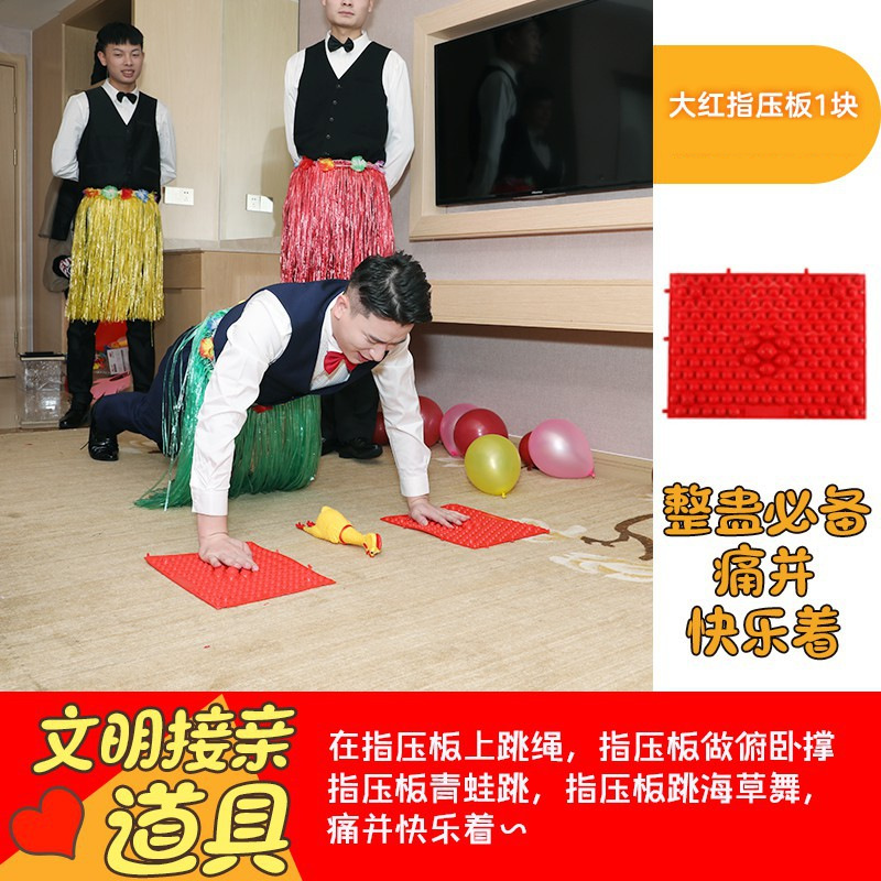 Un dedo rojo presionando la placa