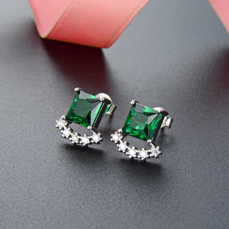 Elegante estilo simple pendientes de diamantes estilo japonés y coreano s925 pendientes de circón pequeños pendientes de cristal cuadrados para las mujeres