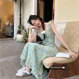 清新浅绿色法式小飞袖碎花连衣裙女夏海边度假风收腰显瘦气质长裙