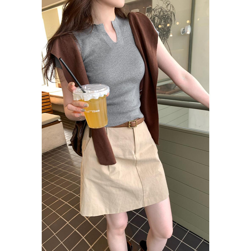 Discount Spot Unique Korean Style Slim-Fitting Short-Sleeved Sweater for Women with Summer Temperament, New Style for Spring and Beautiful Little Tops Discount Spot Unique Korean Style Slim-Fitting Short-Sleeved Sweater for Women with Summer Temperament, New Style for Spring and Beautiful Little Tops