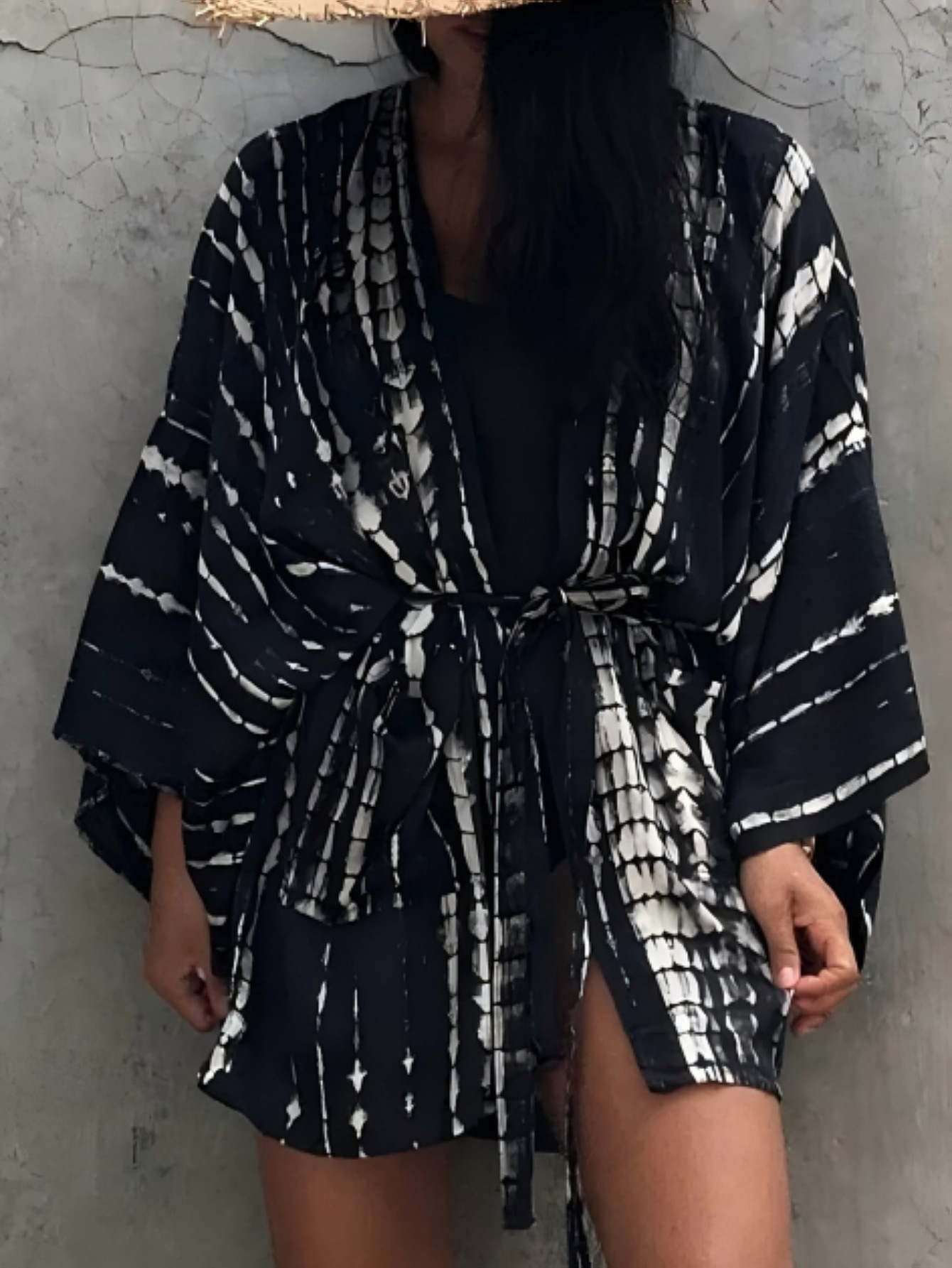 Cárdigan de rayón europeo y americano transfronterizo y kimono blusa suelta corta de todo fósforo camisa de protección solar de vacaciones junto al mar chal M0003