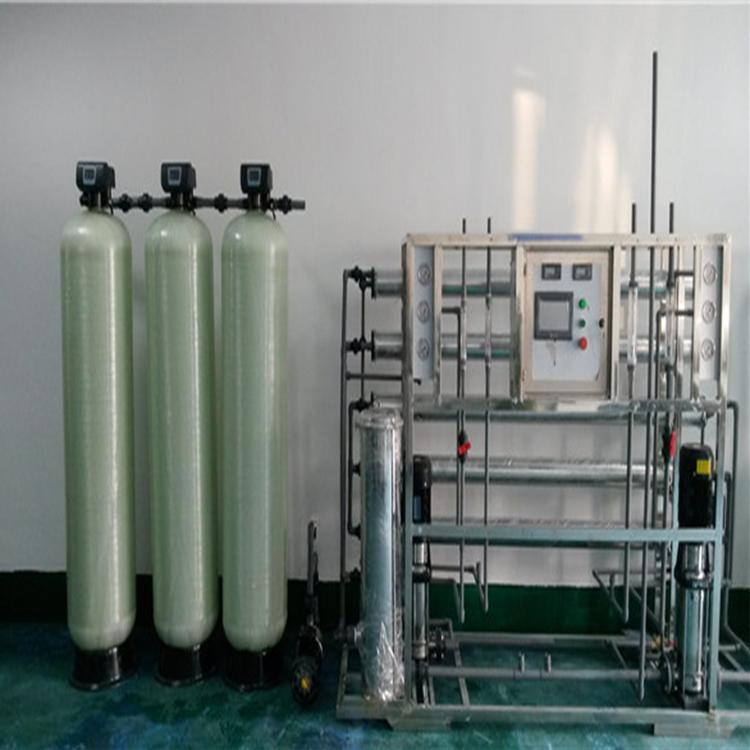 Equipo de tratamiento de agua de ósmosis inversa Equipo de agua ultrapura desionizada para industria electrónica y química Equipo de agua desionizada de urea