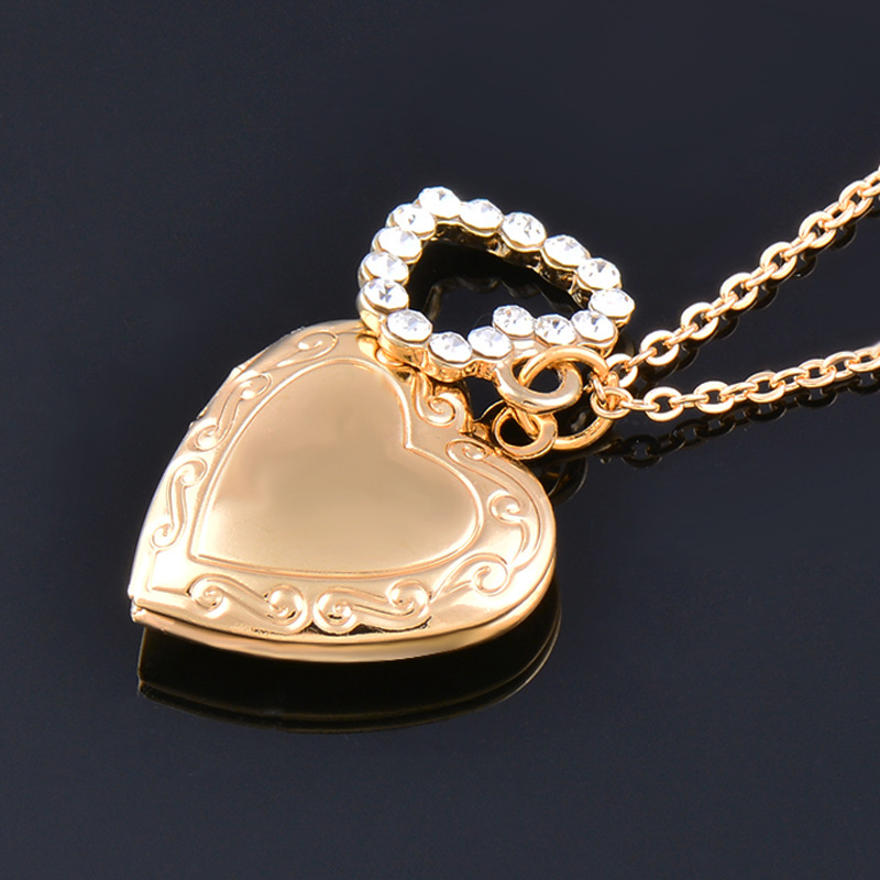 Fashion Heart Shape Titanium Steel Gold Plated Rhinestones Necklace