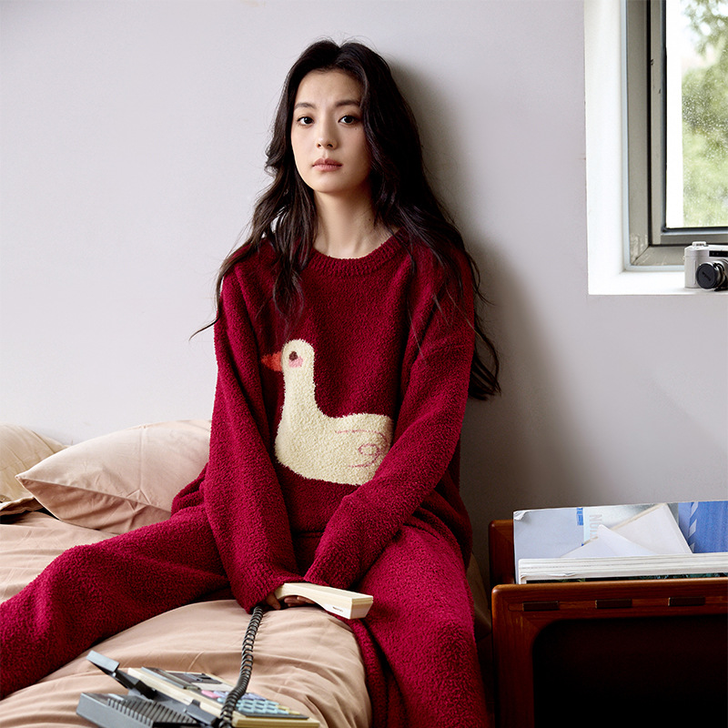 부드러운 반쪽 벨벳 파자마 여성의 겨울 두꺼운 안 코라 레드 구스 새해 복장 홈 의류 세트