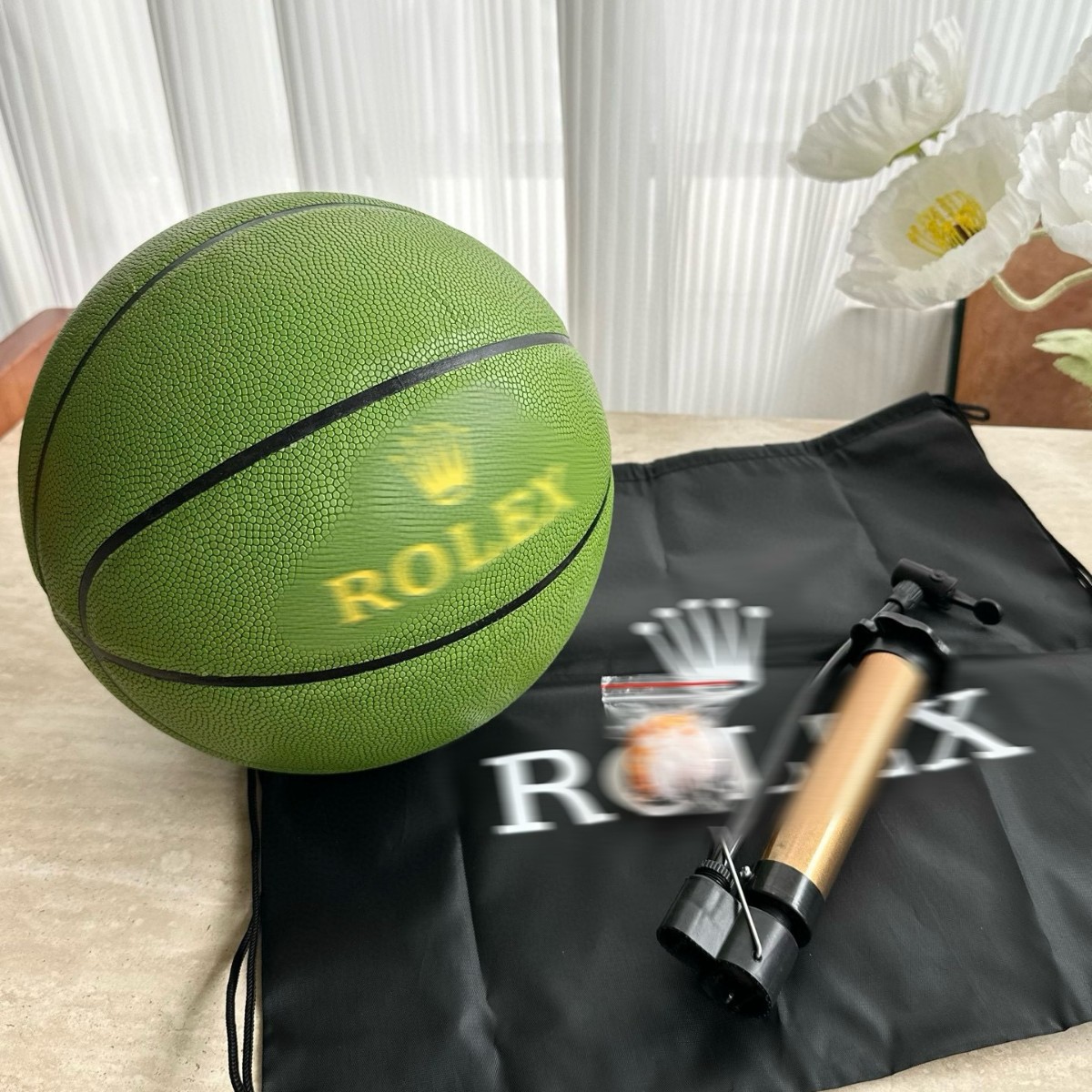 Laojia Youth Basketball Manufacturer Wholesale No. 6 No. 7 No. 5 Game Training Indoor and Outdoor Cement Floor Moisture-Absorbent Pu Basket