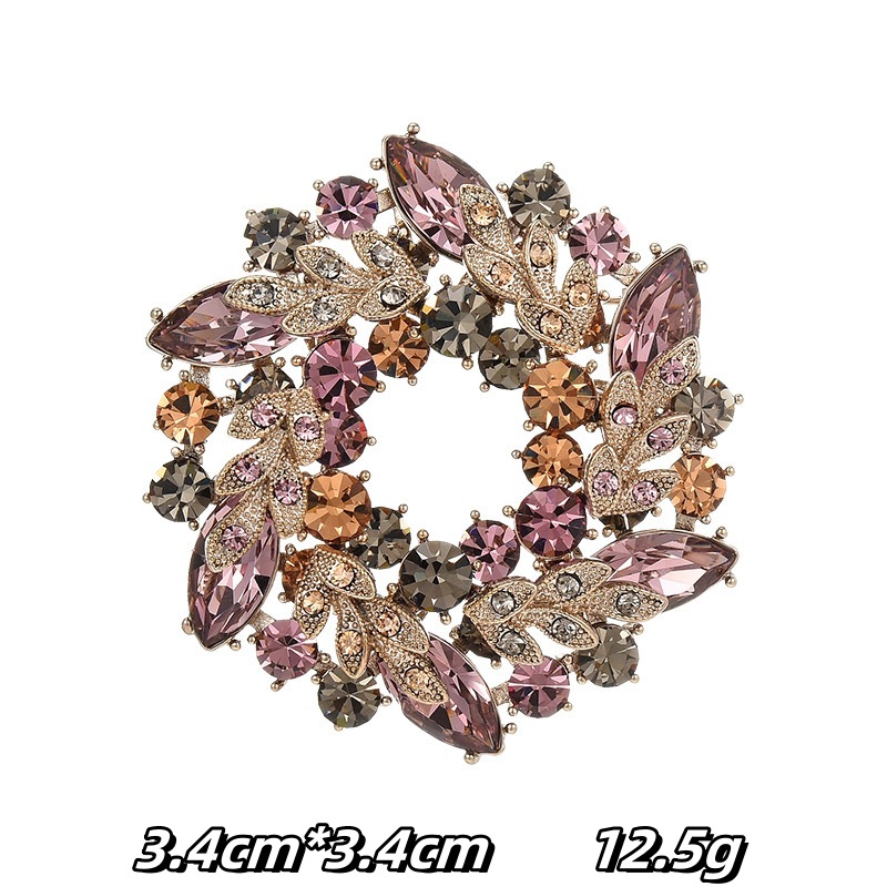 Elegante Damenbrosche Mit Blumenkranz Und Funkelnden Kristallen_voghion.com