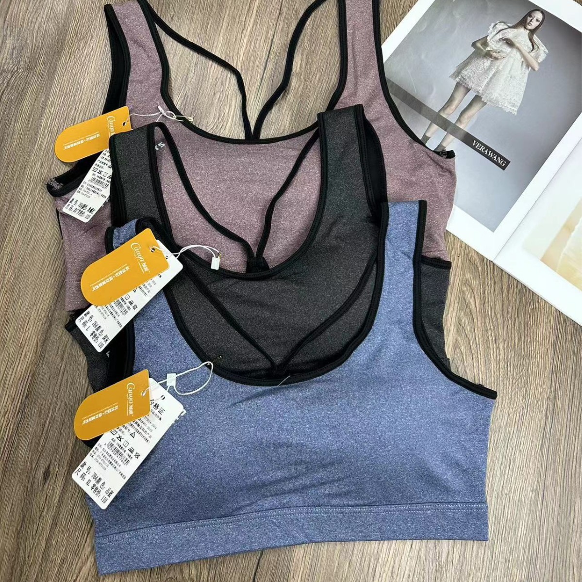 Nuevo chaleco sin costura de alta elasticidad fija de taza de mujer chaleco sin anillo de acero bra de yoga ropa interior deportiva mujer al por mayor