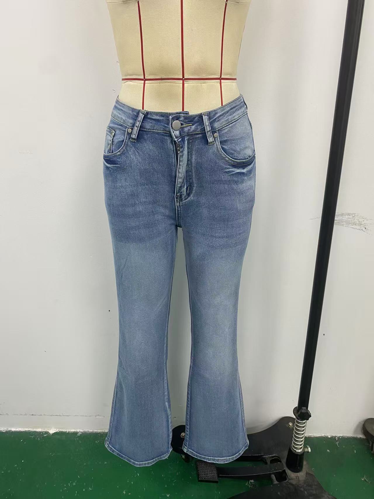 2025 Spring And Autumn Explosion Elastic Women's Denim Trousers Slim And Thin, Many Buttons Slightly Pulled_voghion.com