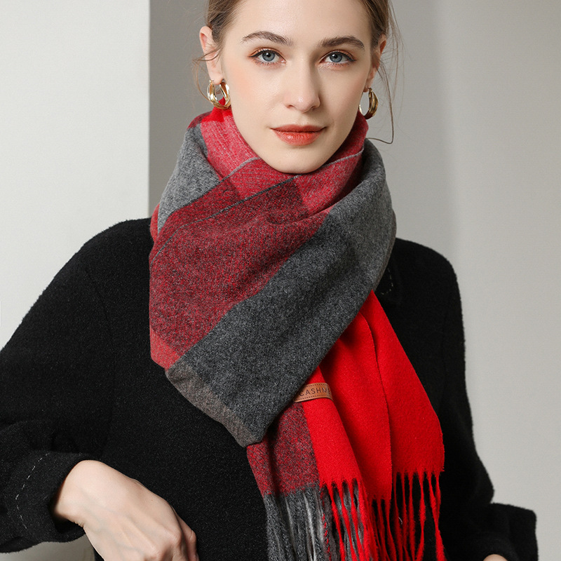 2020新款羊毛围巾女韩版百搭披肩两用秋冬季加厚长款羊绒格子围脖