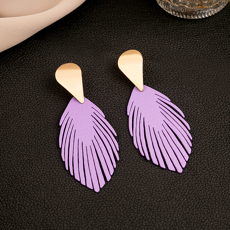 28g Weight Drop Earrings Classification 1 Pair Quantity Daily Occasion Iron Material Leaf Pattern Women'S Gender Plating Design Fashion Style 1 Pair Fashion Leaf Plating Iron Drop Earrings 3