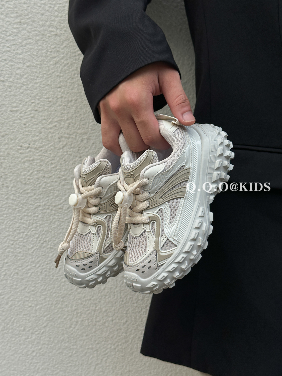 QQO Kinderschoenen 2023 Herfst Nieuwe Jongens Mode Tucker Tire Schoenen Antislip Sportschoenen Meisjes Papa schoenen_voghion.com