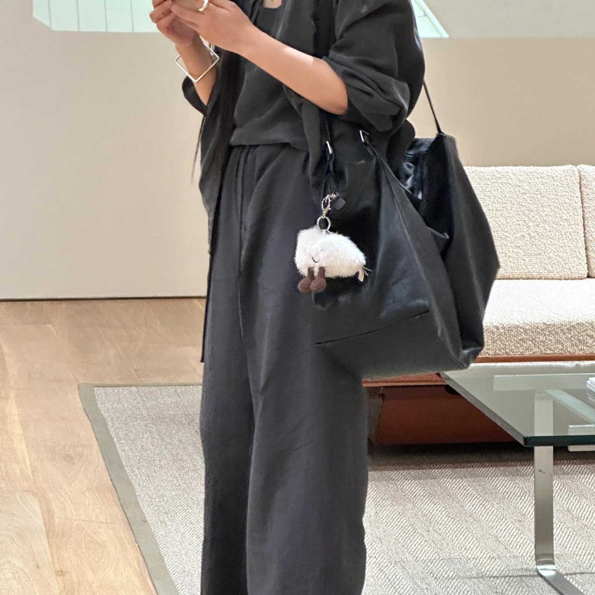 Niche Design Korean Cowhide Oversized Tote Bag With Shoulder Strap 2024 New Arrival Unisex Practical Large Hobo Bag - Thumbnail 4
