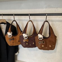 �����c�r�е������ںϣ��M���҂���Ů��