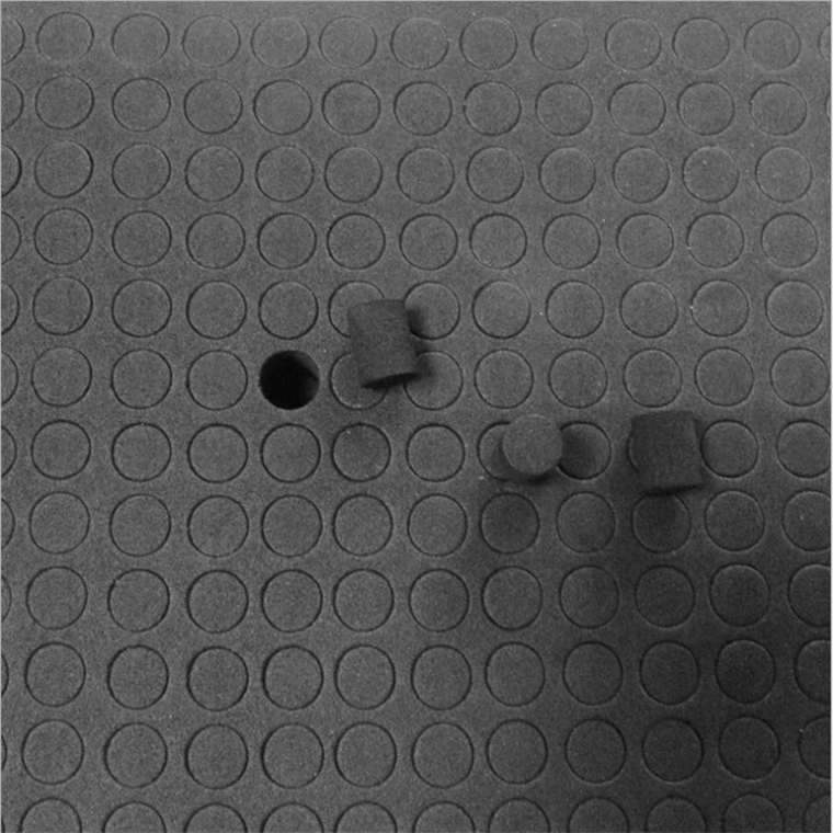 Продукты вырезывания потока пены Ева черные неубедительная цилиндрическая пусковая площадка ноги ЕВА для амортизации таблицы и стула