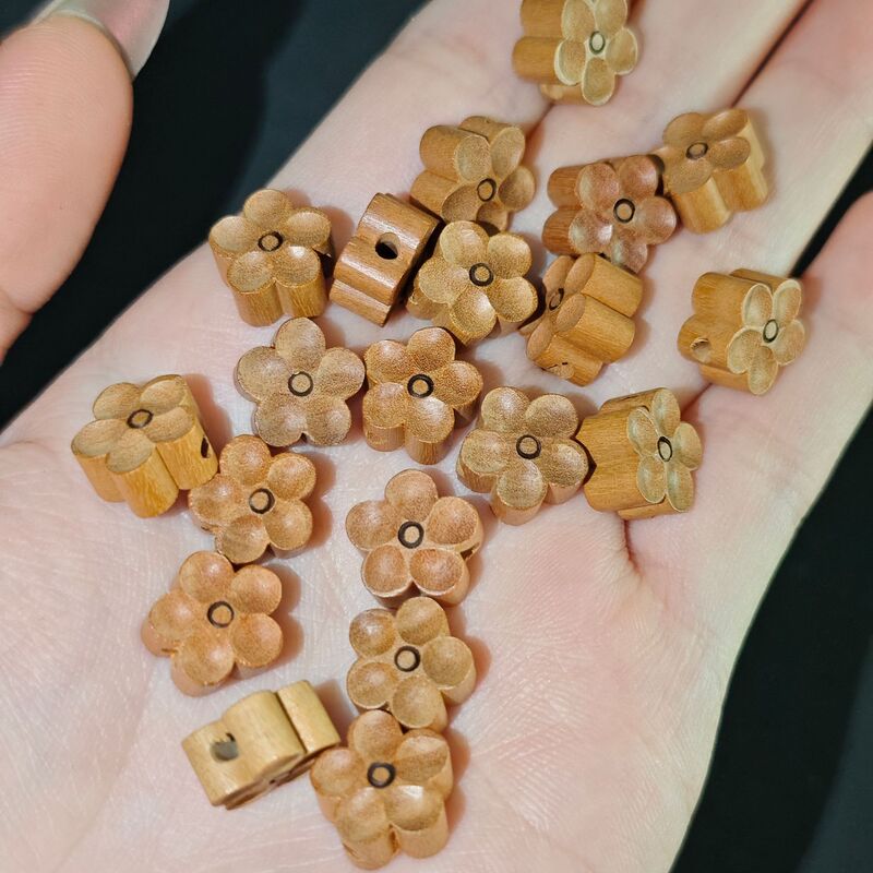 Peach Wood Carving Plum Blossom Five-Petal Flower Pendant Loose Beads Accessories Bracelet Necklace Pendant DIY Jujube Wood Accessories Wood Crafts