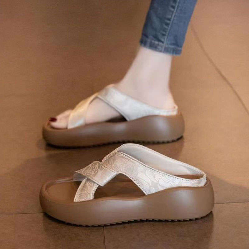 Foreign Trade Thick-Soled Fashionable Beach Sandals, Slippers, Women's Summer Outer Wear, New Super Popular Sandals