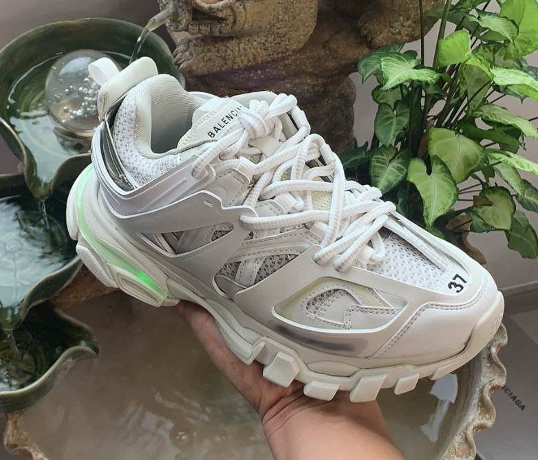 Putian чистые парисские daddy shoes track 1.0LED мужские кроссовки 3.0 увеличенные на открытом воздухе с толстой подошвой