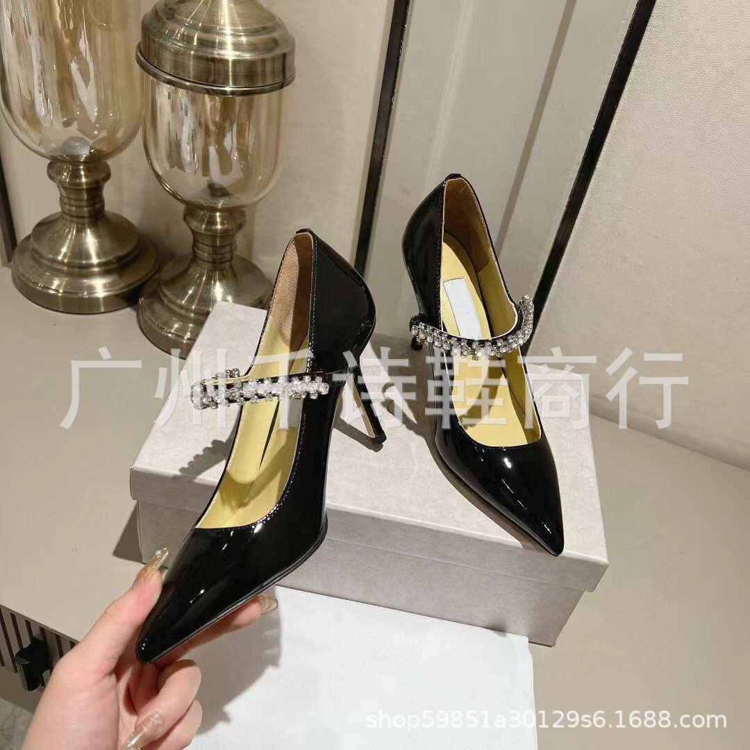 블랙 라인스톤 모델