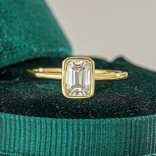 Cross-Border Supply Fashion New Women's Zircon Ring Plated with 18 Gold Source Wholesale Ring Imitation Moissanite Ring