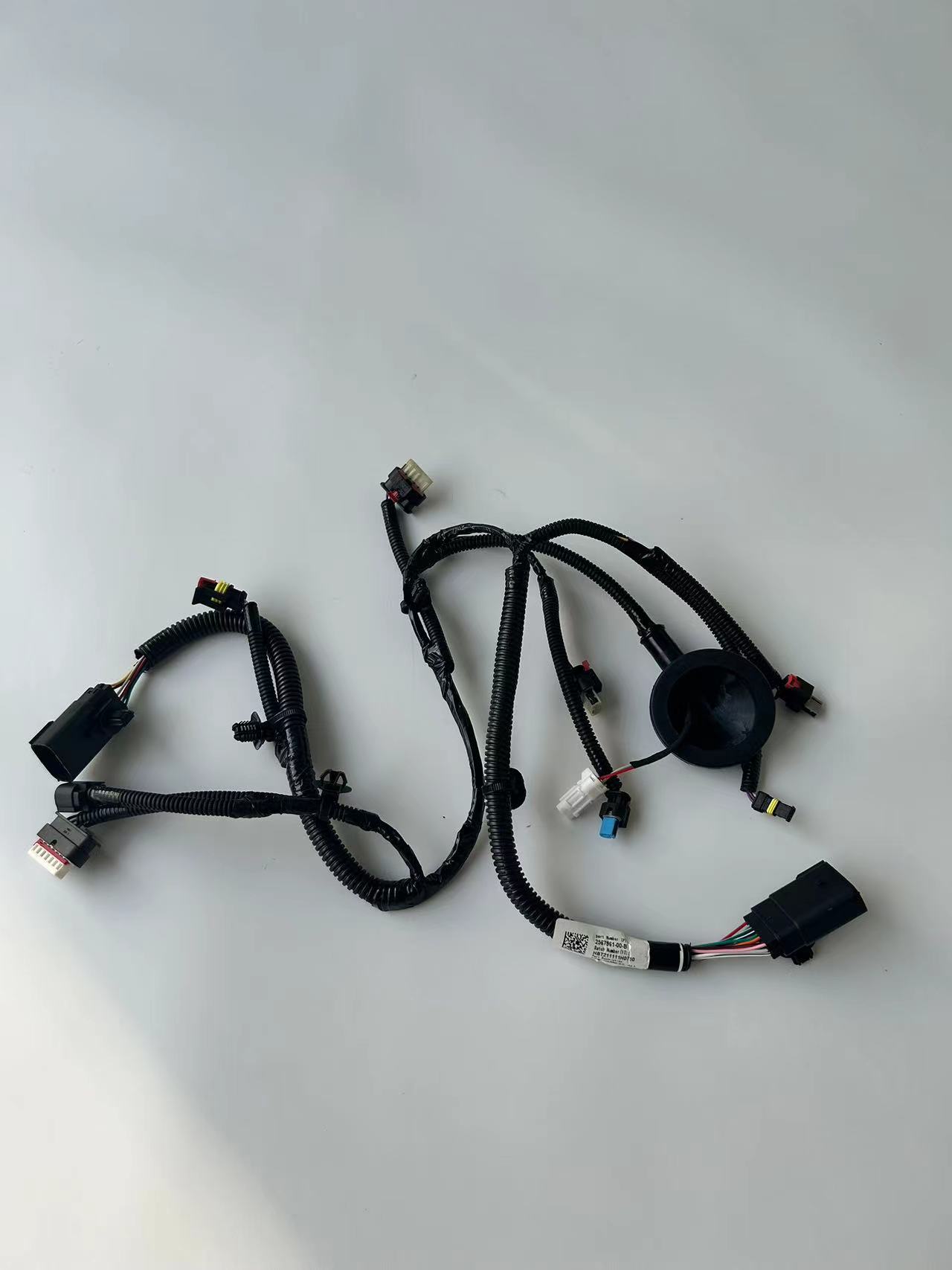 Suitable for Tesla Accessories Model Y Front Gantry Wiring Harness Water Tank Frame Wiring Harness 2567961-00-B