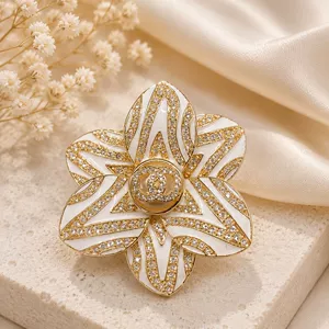 Cross-border Chanel-style brooch with a high-end, light-luxury feel, black and white enamel, rhinestones, three-dimensional petal flower brooch, wholesale from manufacturer