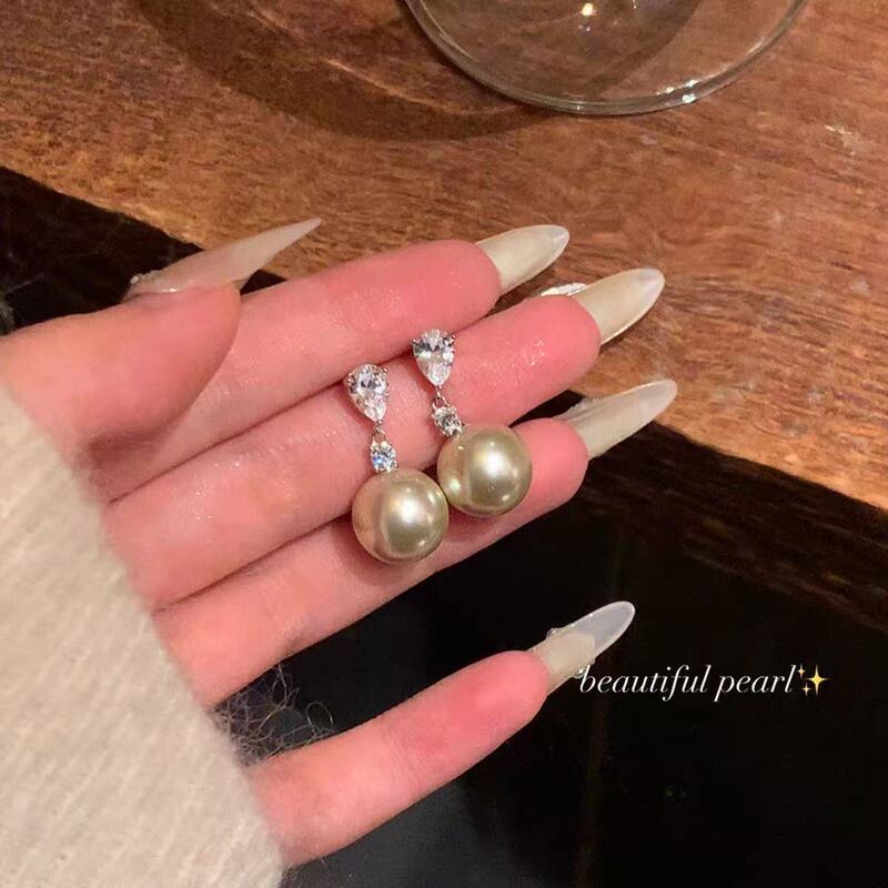 Let Me Dazzle Zhao Lusi's Same Style Sparkling Zirconium Water Drop Pearl Earrings, Accessible Luxury and High-End Earrings, Elegant and Elegant Earrings Let Me Dazzle Zhao Lusi's Same Style Sparkling Zirconium Water Drop Pearl Earrings, Accessible Luxury and High-End Earrings, Elegant and Elegant Earrings