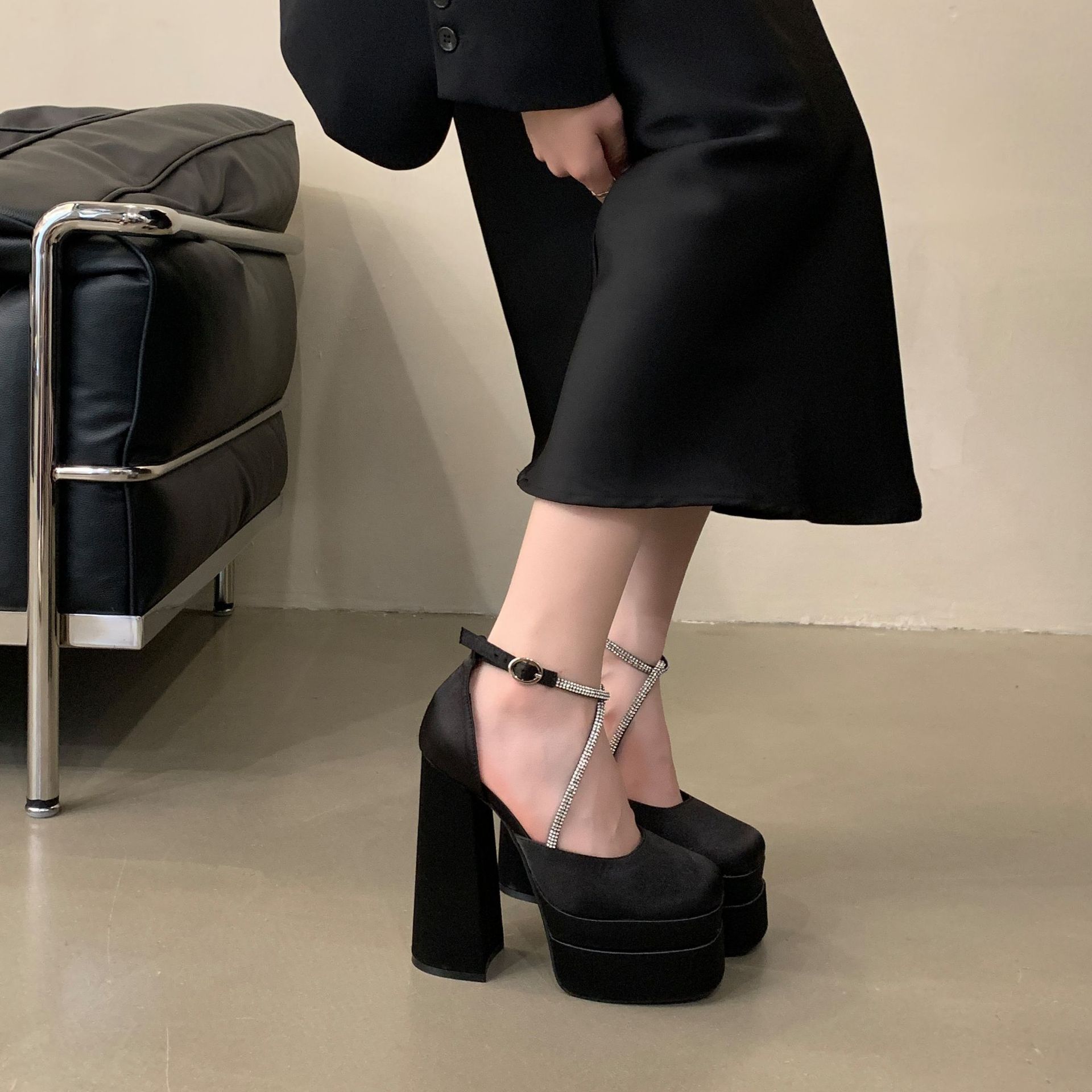 Giày cao gót nữ đế xuồng platform mũi vuông, gót 15 cm, chất liệu satin đính đá — Màu sâm panh chi tiết 12