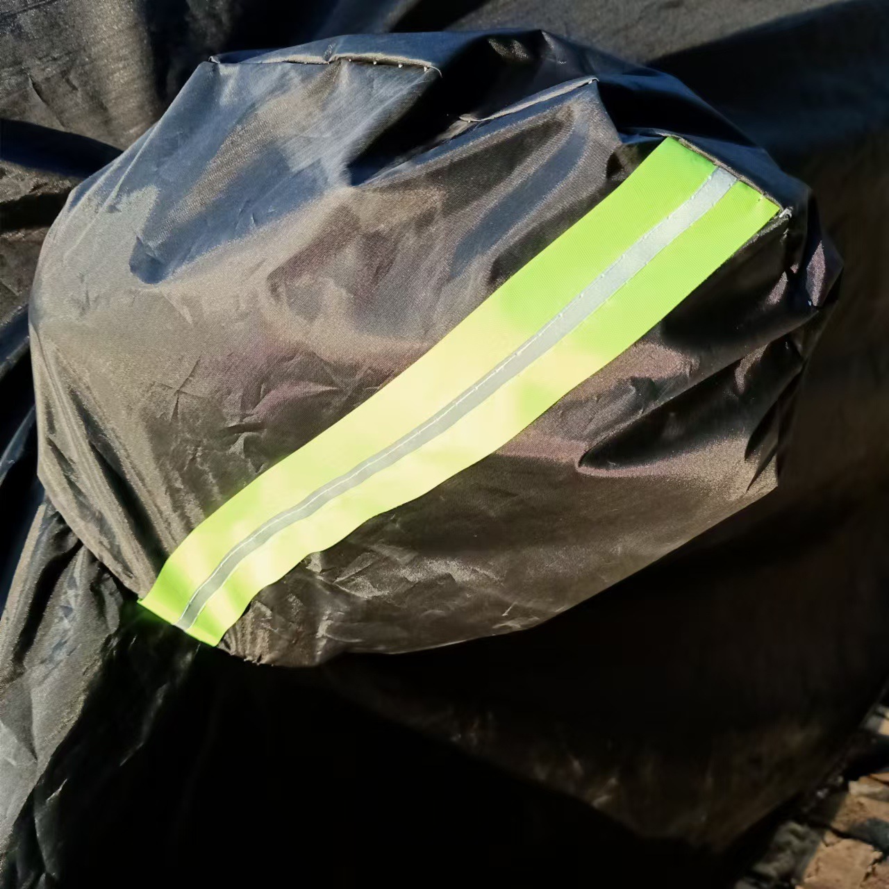 Car Cover, Car Hood, Full Car Protection Against Sun, Rain, Snow, Dust, and Bird Droppings, Suitable for All Seasons