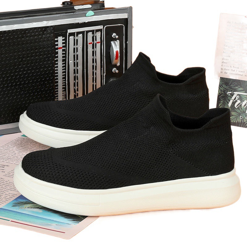 All black 45 breathable large size fly woven lazy foot men's sports and leisure shoes_voghion.com