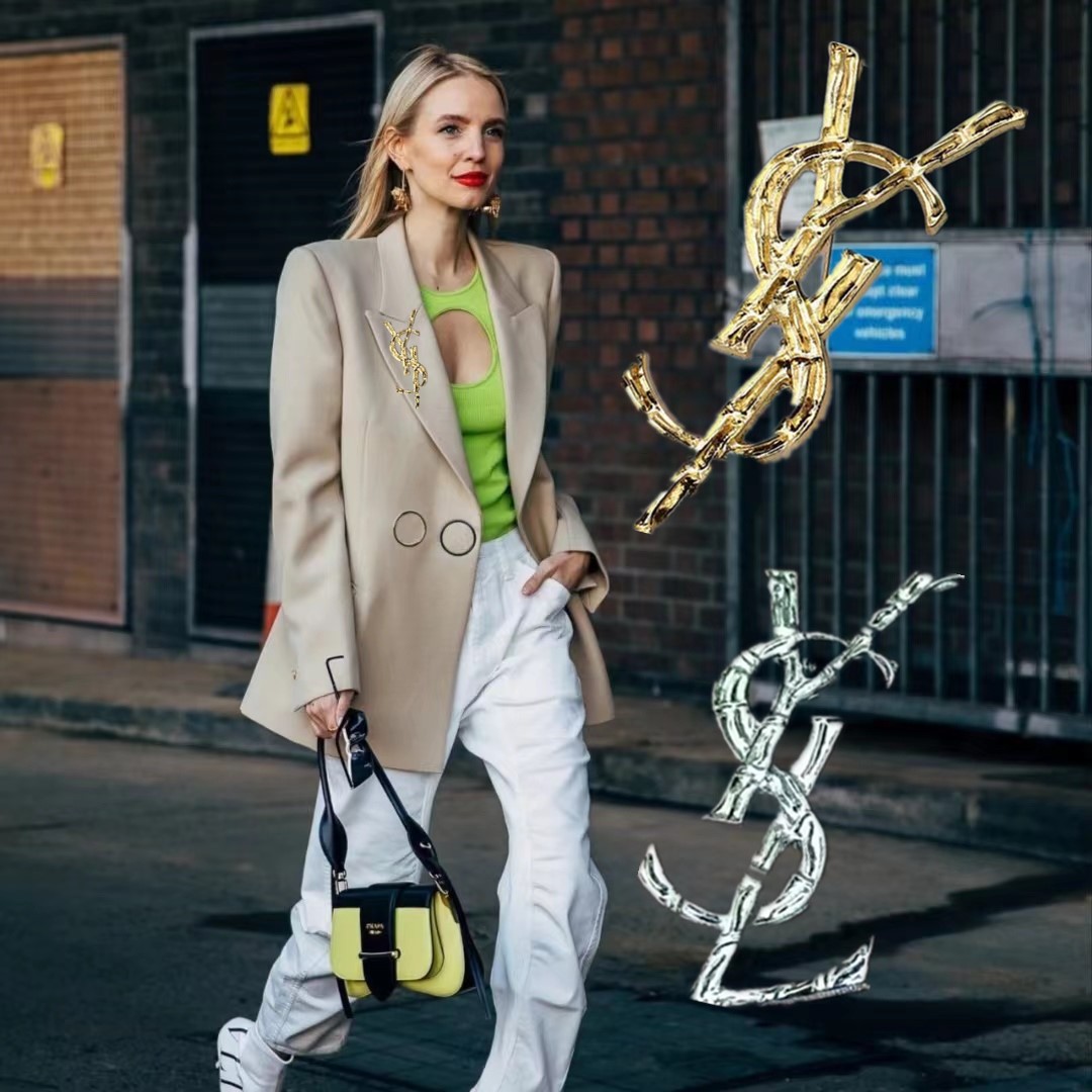 New high-grade letter suit brooch niche design alloy pin Chanel style women's corsage clothing buckle pin