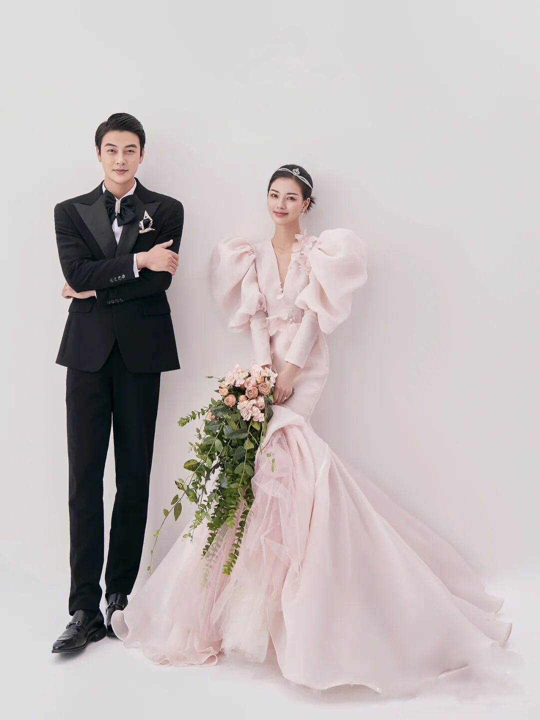 (2개) 새로운 사진 스튜디오 숲 테마 의류 사진 커플 사진 촬영 다채로운 거즈 핑크 허리 피쉬 테일 웨딩 드레스