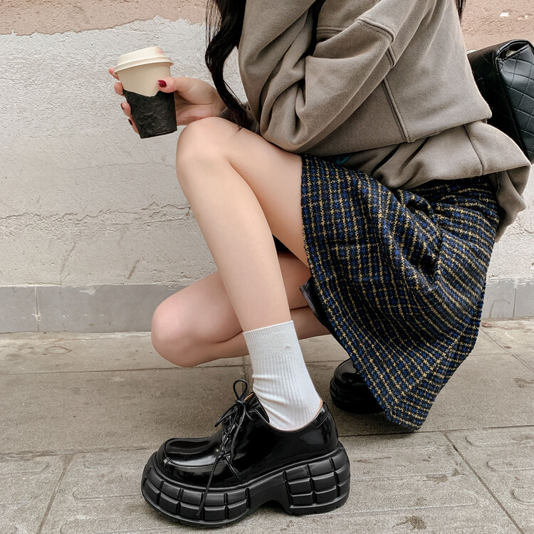 Giày lười nữ da bò phối dây buộc chéo đế xuồng platform phong cách Anh quốc — Màu Đen Hạt mở viền, Màu đen da bò mờ, Màu trắng chi tiết 146