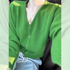 秋冬季新款女上衣别致独特浣熊绒绿色v领开衫针织外套小个子毛衣