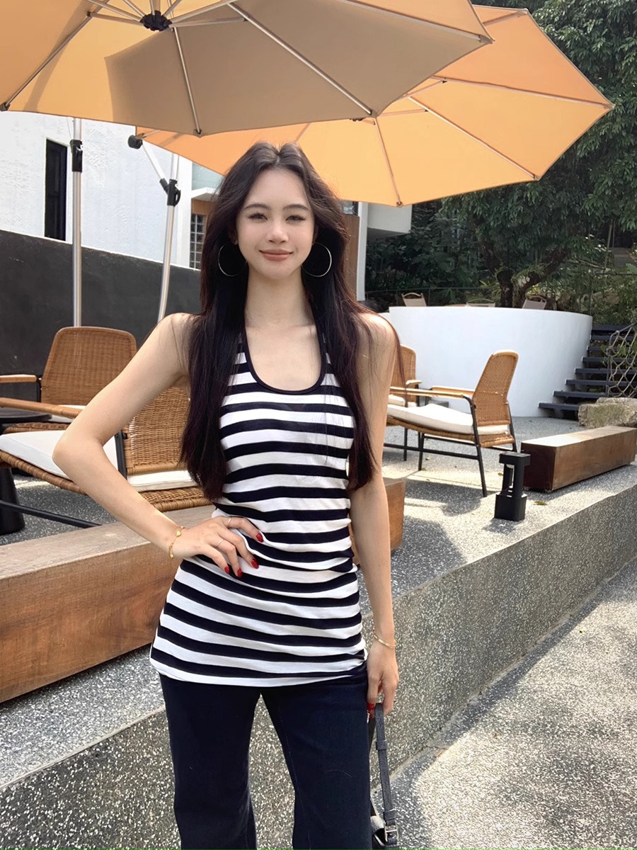 辣妹風黑白條紋掛脖背心吊帶女夏季設計感露背中長款無袖外穿上衣