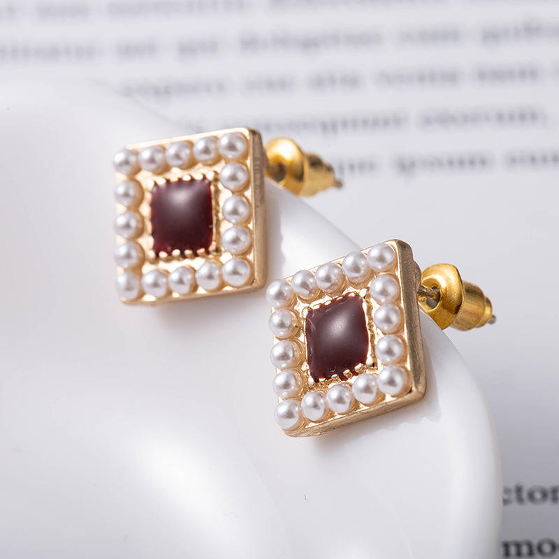 Fashionable Square Pearl Earrings display picture 6