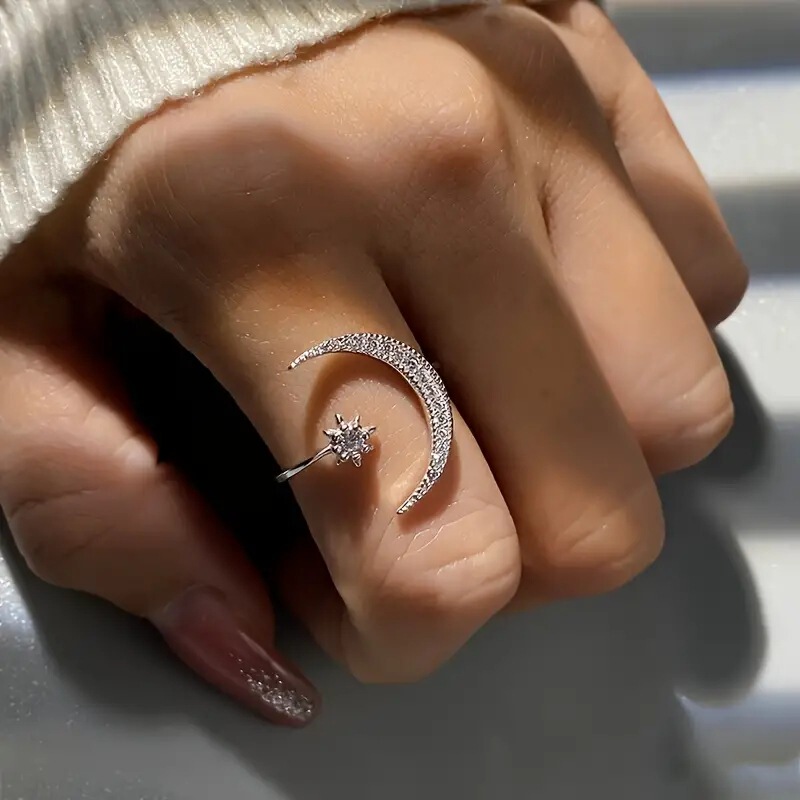 Hot crescent ring European and American fashion star and moon ring European and American simple open ring