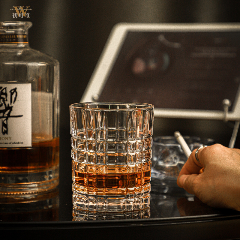 Vaso de whisky de alto valor Vaso de vidrio retro casero Vaso de hockey Vaso de vino Vaso de cerveza creativo Juego de bar