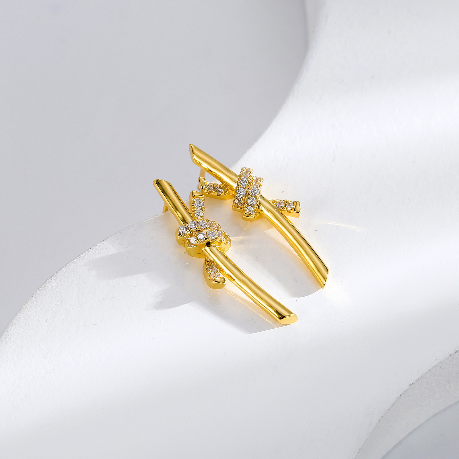 Daily Occasion Copper Material 1 Pair Simple Style Solid Color Inlay Copper Zircon Ear Studs