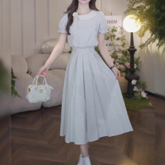 小个子甜美娃娃领蓝色条纹连衣裙子夏季2025新款高级感泡泡袖长裙