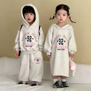 儿童春秋季卫衣套装男童运动2026新款宝宝休闲女童连衣裙兄妹春装